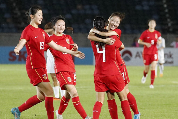 韩国女足比赛意外爆发争议，误判引发热议
