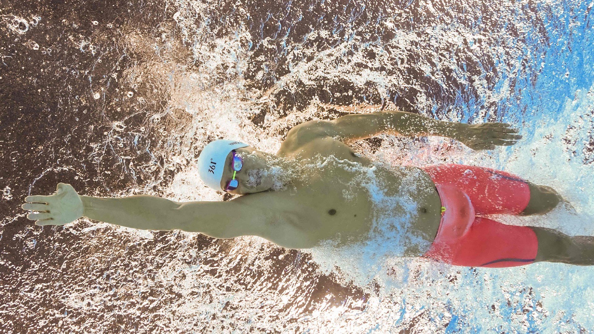 德罗巴重要时刻比赛局势复杂，RNG带队取胜！气势如虹延续